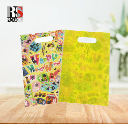 Bolsa de manuseio personalizada Bolsa de embalagem de plástico Bolsas de compras de manuseio Design leve e portátil Impressão de padrões de superfície